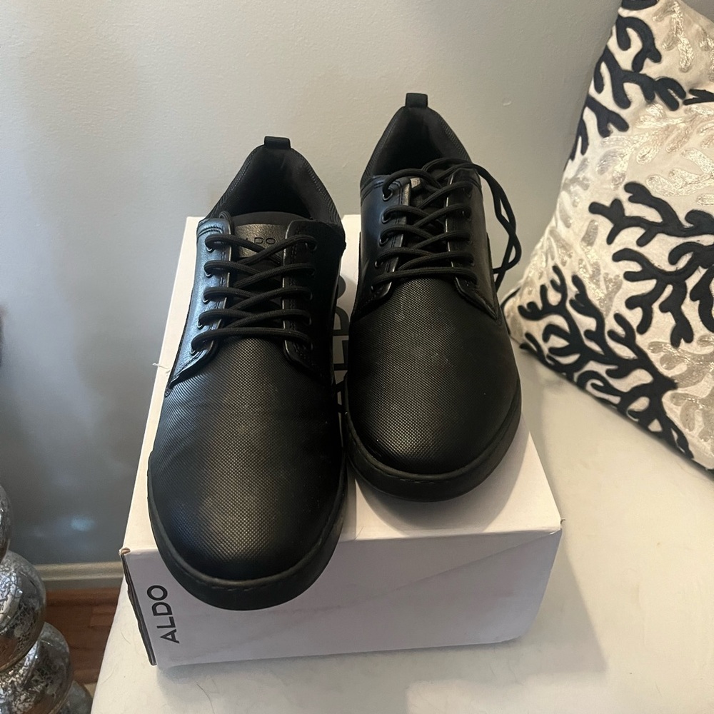 Aldo Men's Classic Black Oxfords